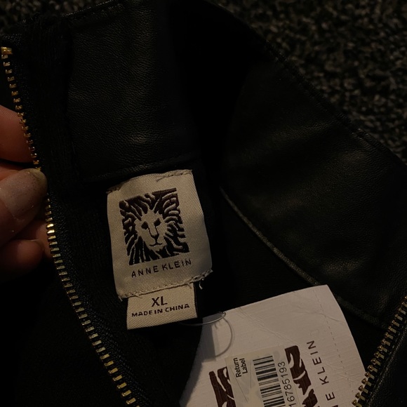 BLACK TOP - Picture 3 of 3